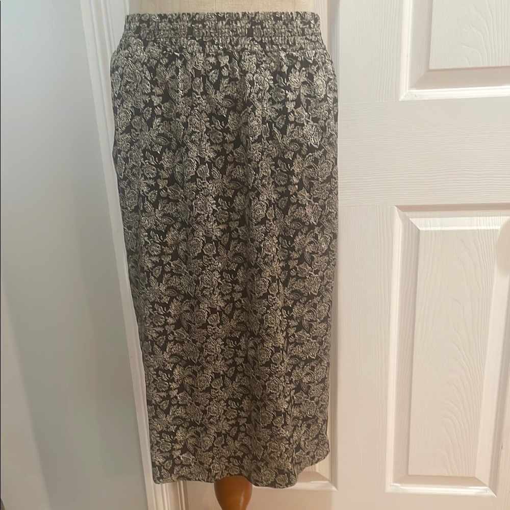 Vintage Chaus midi skirt floral Black White pockets back slit Womens 4P 4 petite